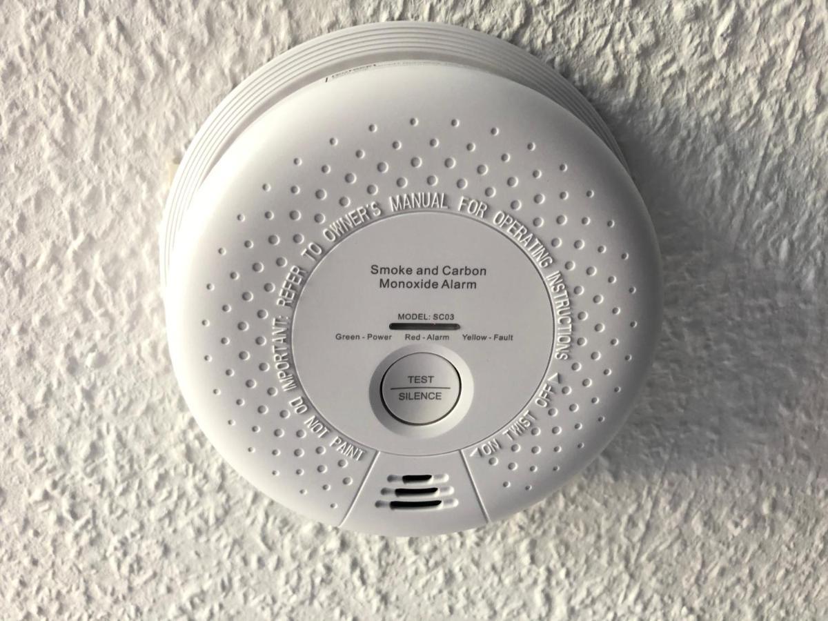 Cottbus-Apartments - Red Apartment I Privat I Wifi I Kueche I Balkon ภายนอก รูปภาพ