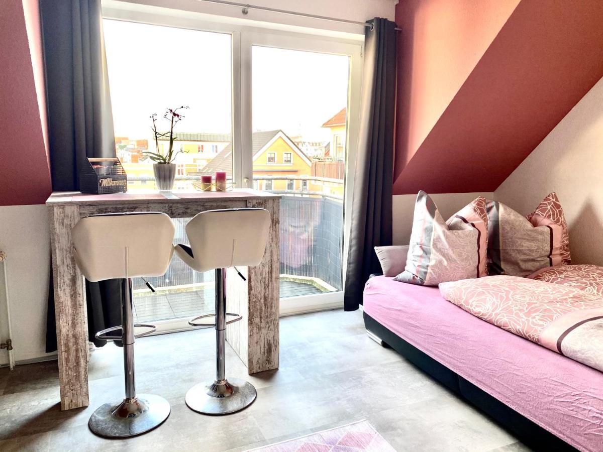 Cottbus-Apartments - Red Apartment I Privat I Wifi I Kueche I Balkon ภายนอก รูปภาพ